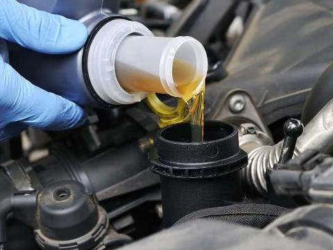 五千公里就该换机油？欧洲三万换一次，这怎么解释