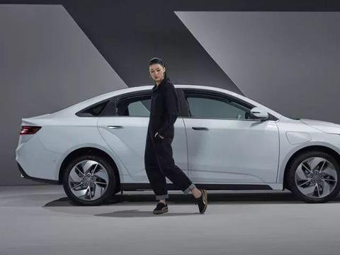 12.3英寸车机大屏+悬浮式设计！吉利GE11内饰官图首次曝光