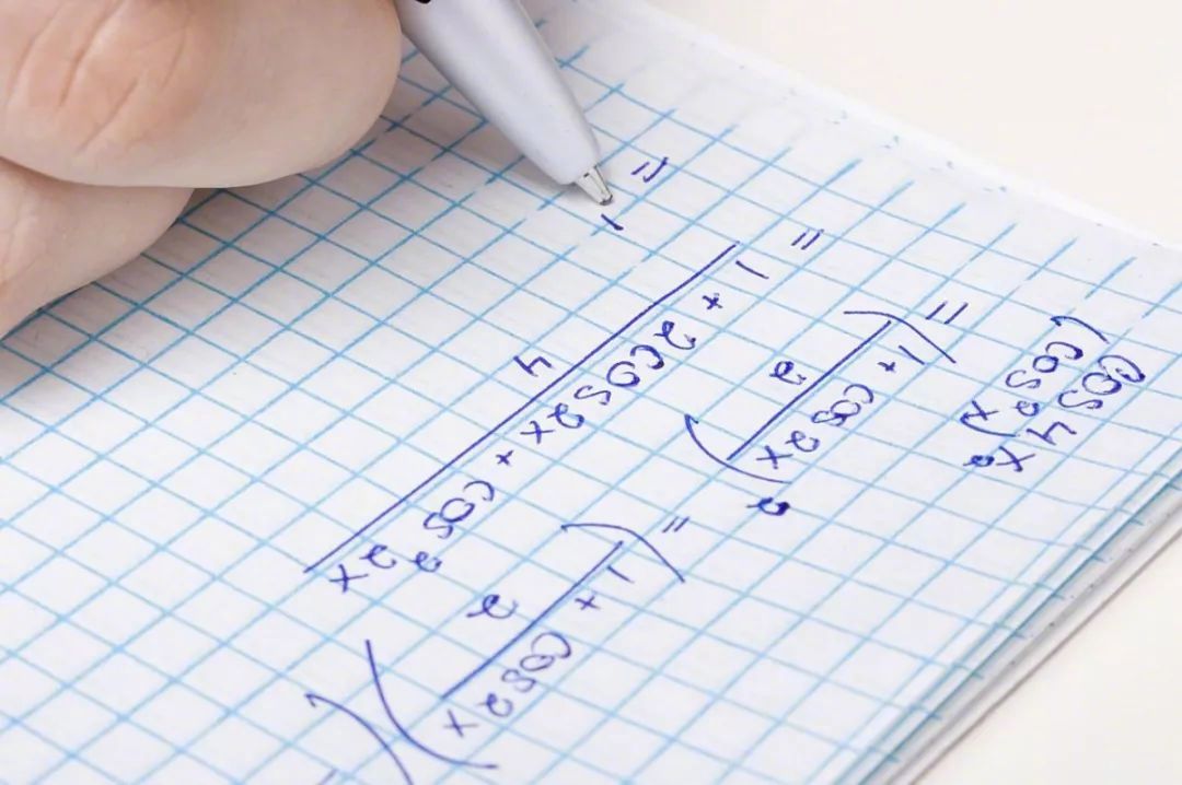 江苏一对夫妻因陪娃写作业大打出手：丈夫一脚踢破妻子脾脏