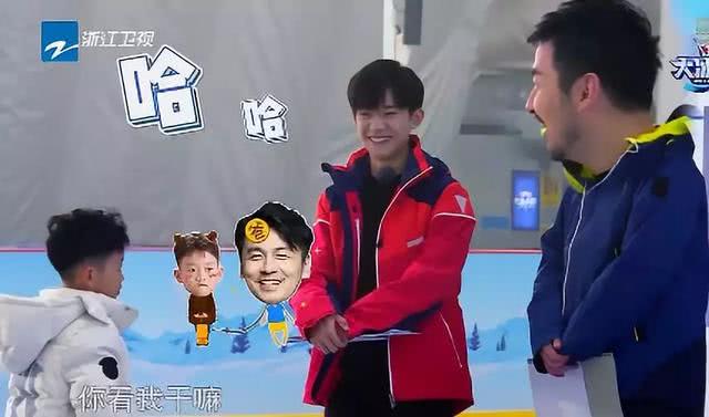 冲雷佳音跟易烊千玺去看《大冰小将》,网友却纷纷被他们圈了粉!