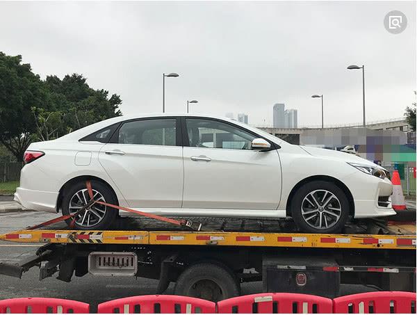 东风新款家轿重磅来袭，配CVT油耗仅4毛，高配不足11万！