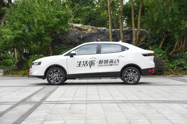 首款电动轿跑SUV,哈弗姊妹车163马力,标配黑科技学自特斯拉