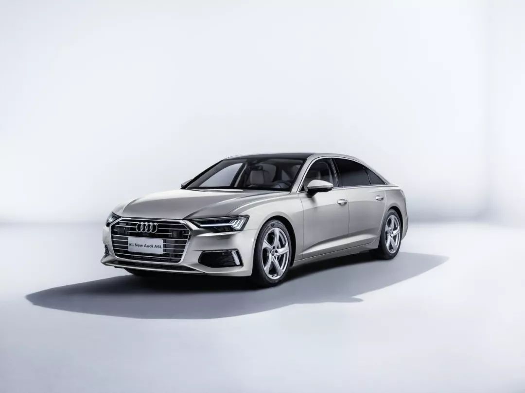 玩什么手机,玩奥迪A6L吧