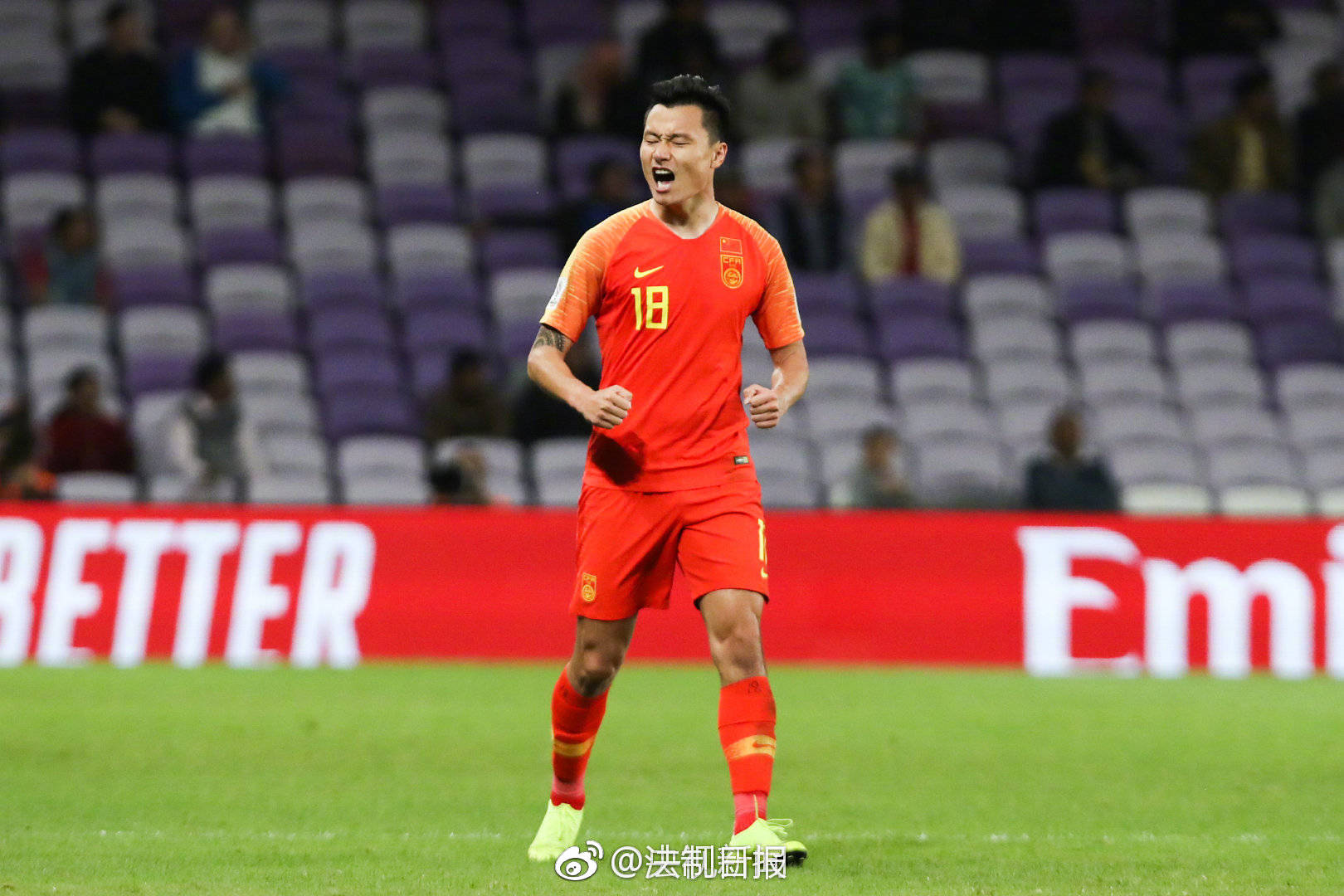 中国队2:1泰国中国队,请继续赢下去