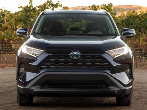 丰田亮出王牌SUV！发动机三十万公里零故障，换8AT，17万