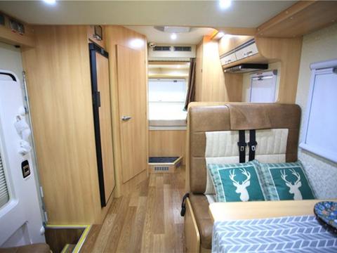 依维柯房车过大年—19款自动挡+小额头+后拓展房车抢先看！