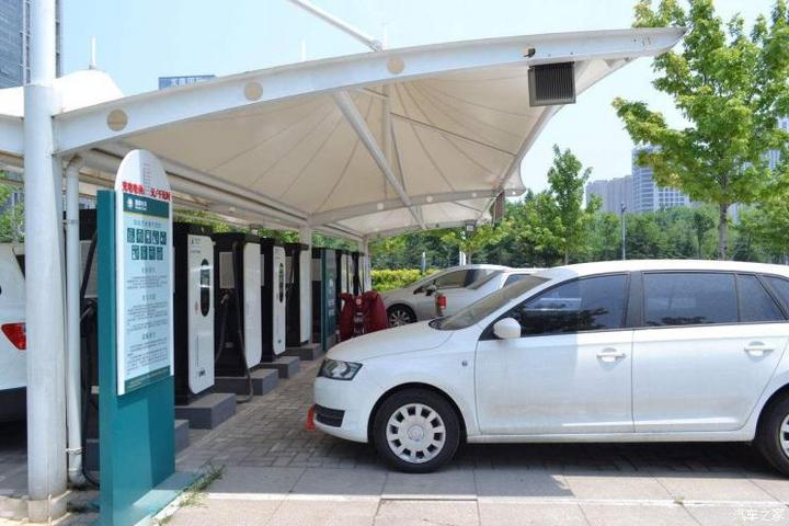 银隆被列为被执行人;宝马新能源今年销量目标50万辆