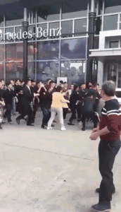 据说是常州用户在湖塘万邦奔驰4S店买了辆奔驰CLA