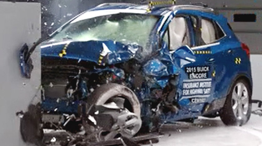 这款SUV时速64km.h碰撞测试，想知道结果么？