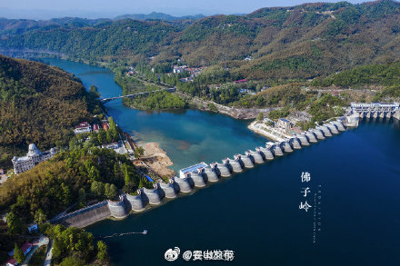 位于安徽霍山的佛子岭水库景区,连绵30公里,风光秀丽