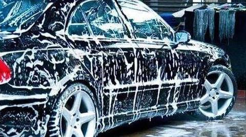 老司机说不能频繁洗车，是真的吗？该怎么保养？