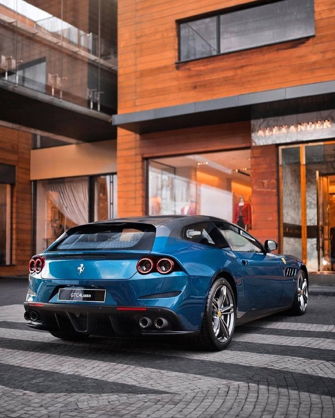 法拉利gtc4 lusso 喜欢吗?喜欢看看就得了