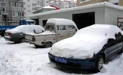 冬天早晨启动汽车时，一定要记住这几点，否则很损车