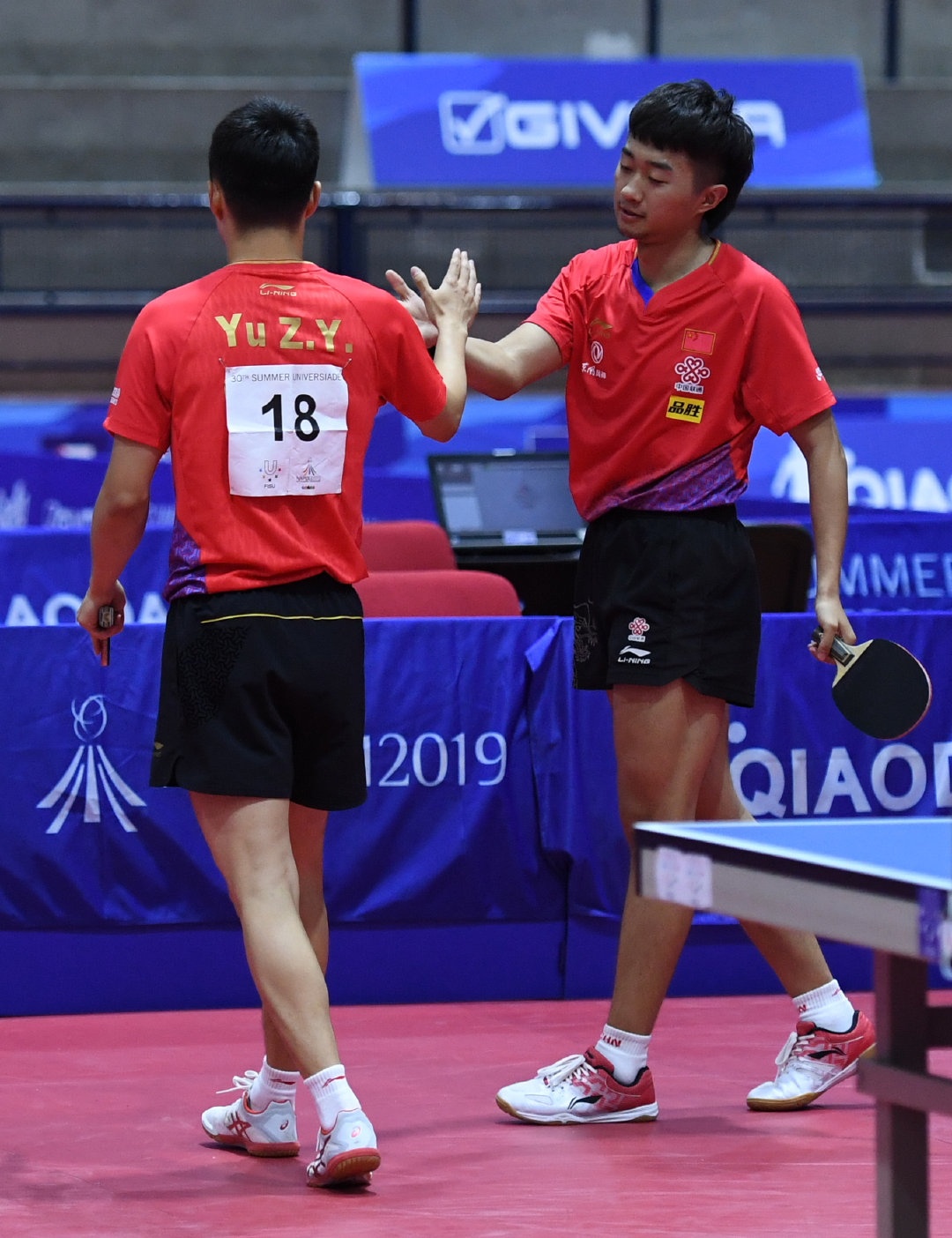 大运会男双决赛在于子洋\/赵子豪和孔令轩\/