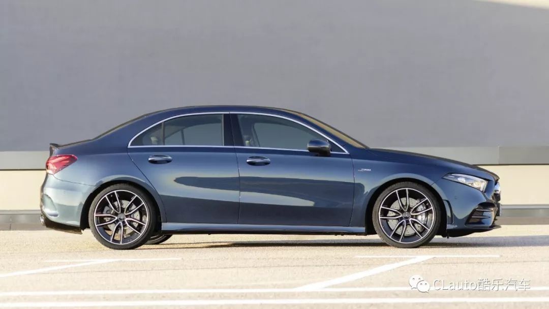 新CLA 35 AMG正式发布,302匹,4.6秒破百,带赛道记录仪