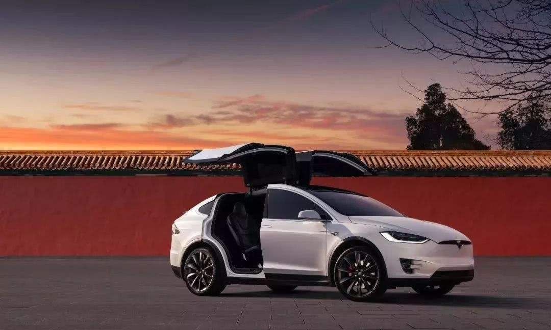 销量下滑,造车新势力异军突起,特斯拉终于屈服