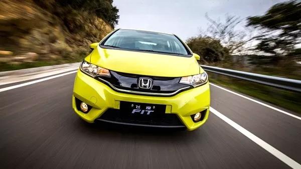 10万大元买的新车“行车掉缸”!4S回应:正常现象!