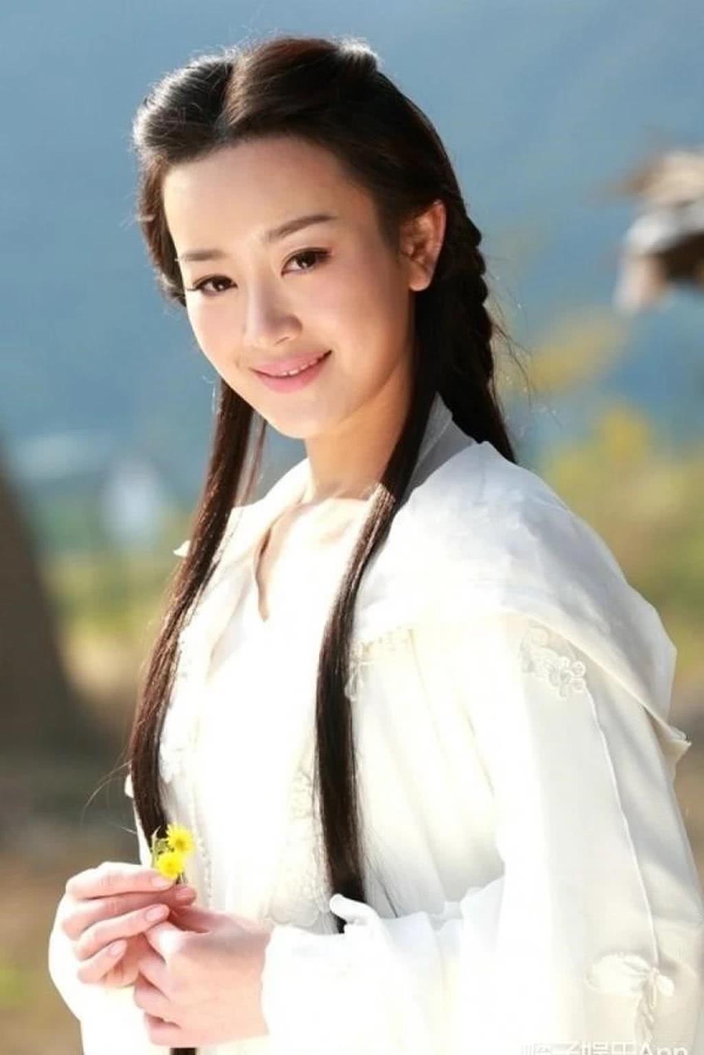 再看张檬版王语嫣真是国色天香，当初嫌弃她的网友眼光太高了