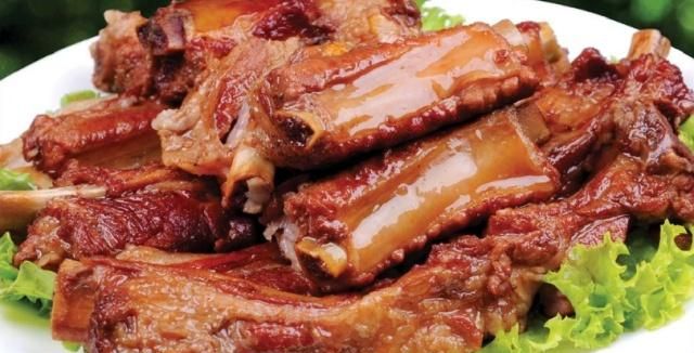 教你做红烧羊排,色泽油亮,肉质鲜嫩,吃完一块还想吃!