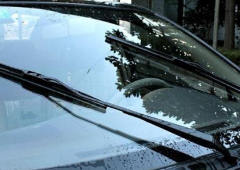 雨刮器刮不干净异响怎么办？老司机：用这招，不用花啥钱轻松搞定