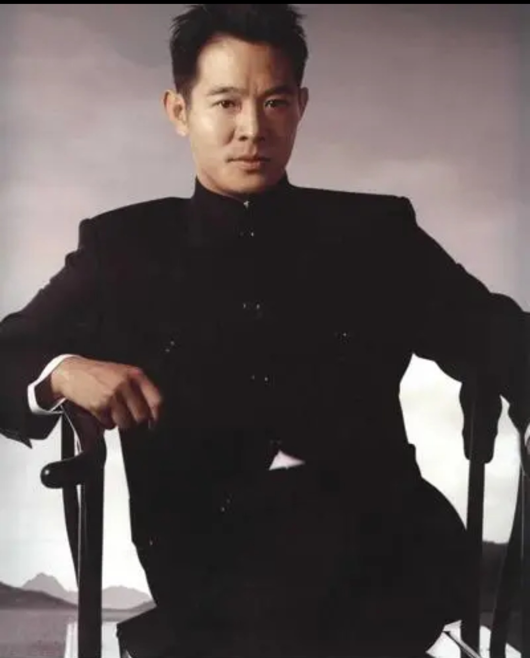 李连杰中山装成龙警装吴京军装张晋西装甄子丹休闲装