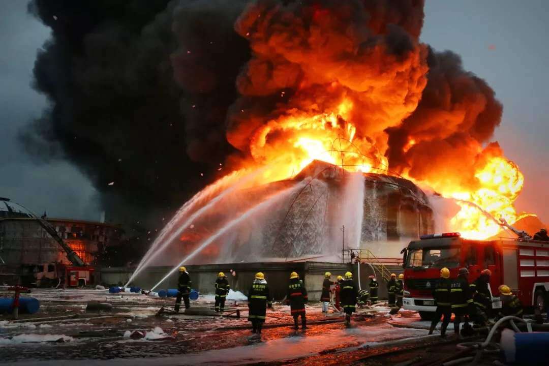 有很多因为火灾导致重大损失的事件发生！水火无情，一夜之间就会破产！