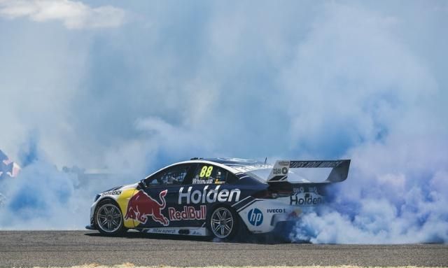 Red Bull Holden Racing车队的Supercars赛车更换新涂装亮相