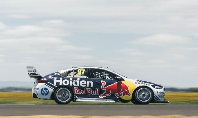 Red Bull Holden Racing车队的Supercars赛车更换新涂装亮相