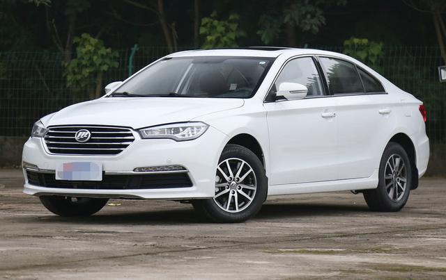 窝囊的国产车,车长4米9,如今7万起步,却还是无人问津
