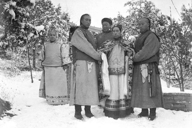 坊间流传李莲英是历史上唯一净身失败的太监，这是他被宠的原因吗