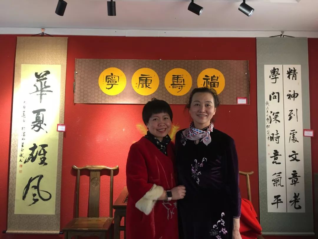 沈阳市女书协书法作品展开幕