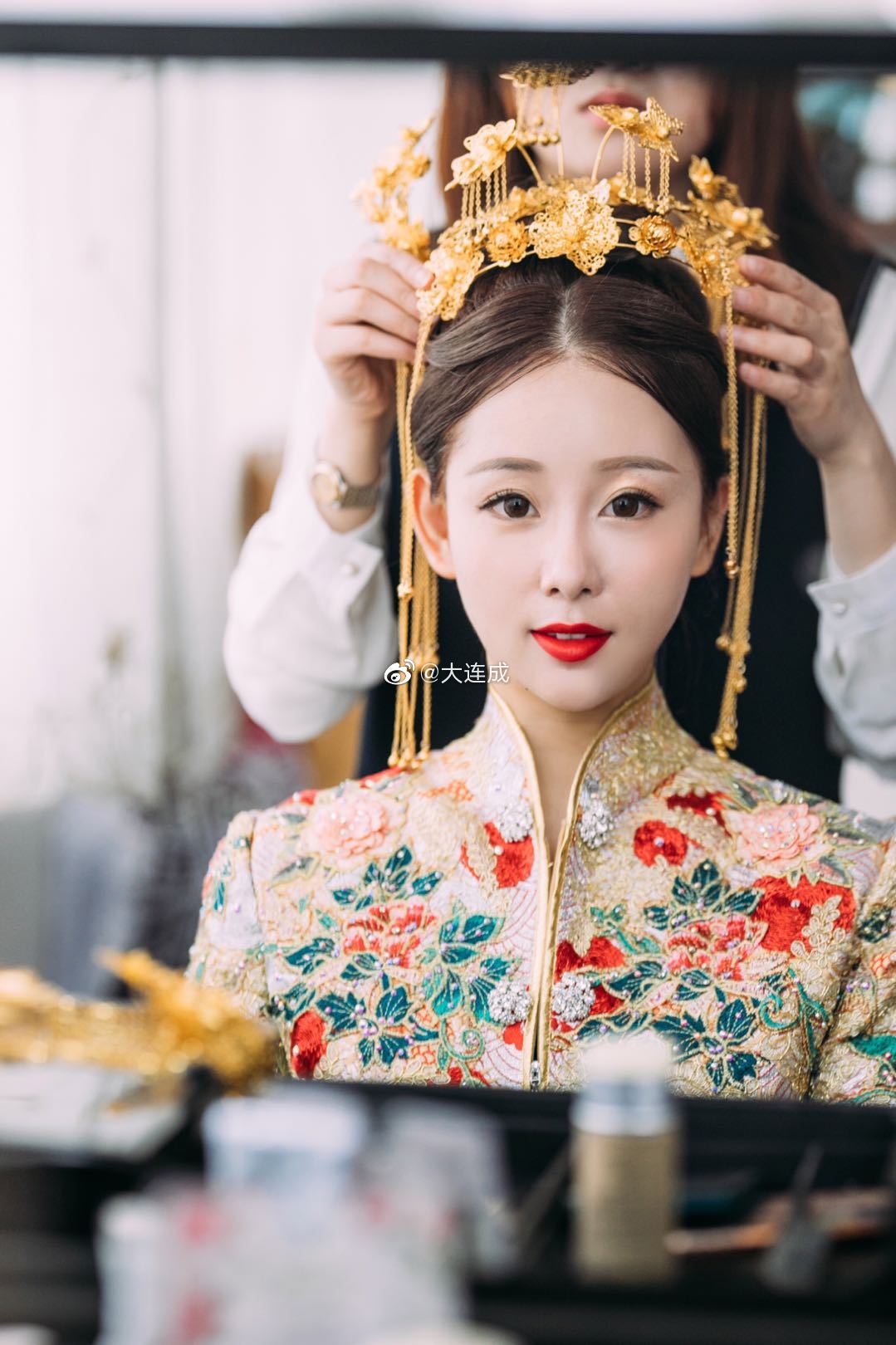 凤冠霞帔！这才是最美的中式新娘造型！