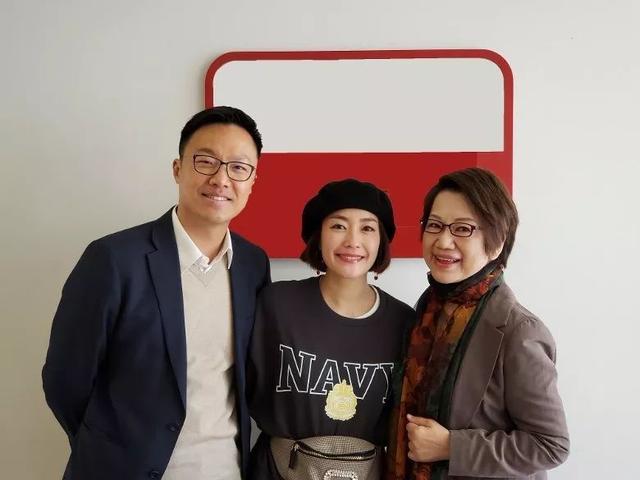 十年抱四！43岁前TVB女星爆与老公相恋经过：拿出陈年合照才相认