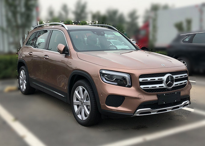 奔驰小号“GLS”抢先实拍,7座布局,不到30万就能买,汉兰达要难受了
