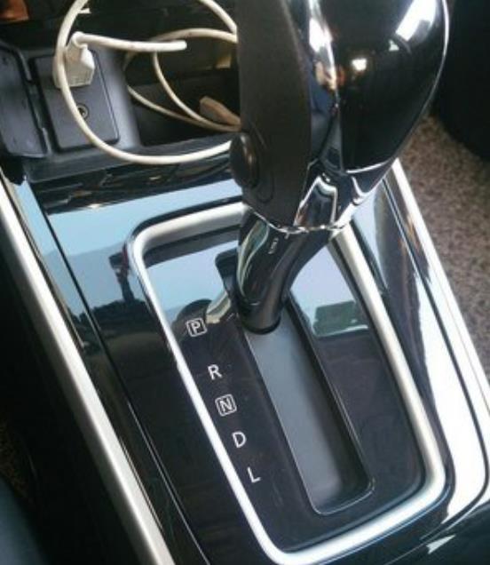 自动挡汽车起步慢?老司机:别经常用D挡,这个档位也很好跑!