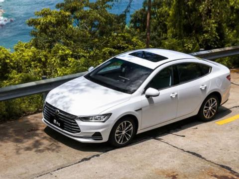 比亚迪全新A级旗舰正面挑战B级车，动力顺畅，这车太帅