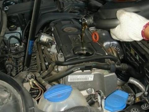 为啥德系美系车欧洲跑3万公里才换次机油，到中国就5千公里一换？