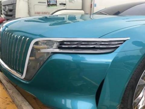 红旗再次发力，前脸比劳斯莱斯霸气，说明这500亿没有白花