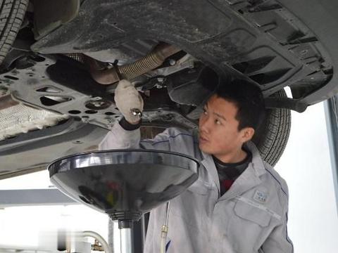 3万公里要大保养？4S店要求的项目都应该做？听老司机说，别吃亏