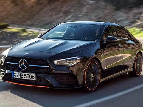 奔驰新CLA轿跑官图，内饰换上豪华双联屏，颜值超高还有无框车门