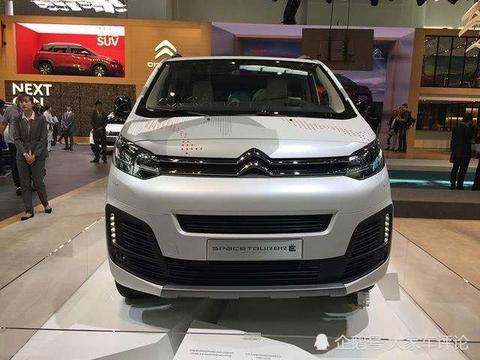 又一MPV之王！2.0T＋四驱带车顶升降功能，车里能睡4个人