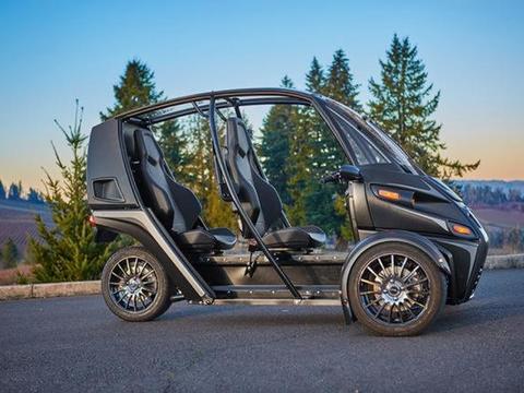 这款电动三轮摩托，百公里加速7.5秒，折合人民币才12万！