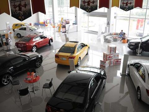 在买车的时候被4S店强制买保险应该怎么办？老司机：我有办法