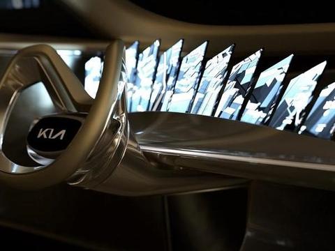 起亚再秀神仙操作，中控台装21块屏幕！感觉有点上头