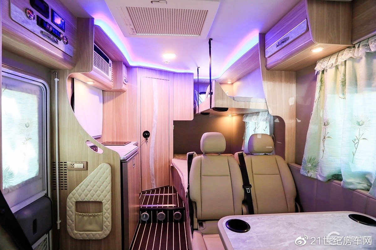 39万买依维柯自动挡C型房车?这几款亲民房车满足你(2)
