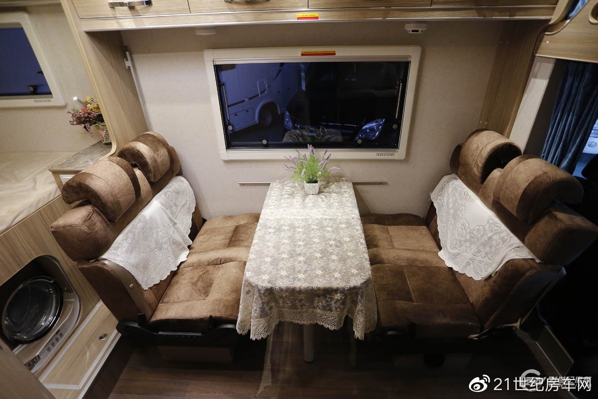 39万买依维柯自动挡C型房车?这几款亲民房车满足你(3)