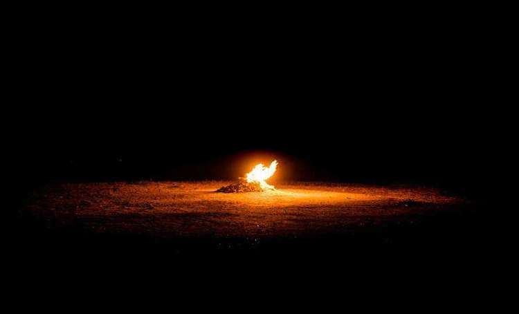 意大利有一座奇特的火山连续喷发100多年当地人却用来烧烤