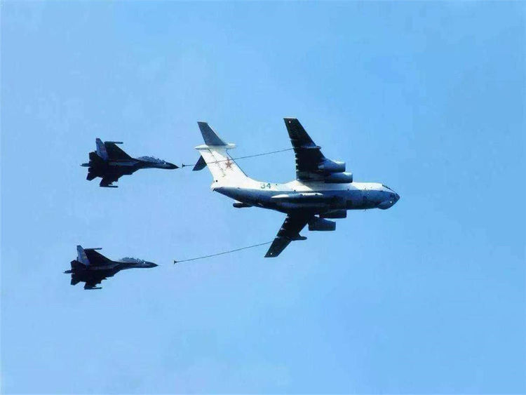 最厉害飞机首飞成功,风头压过歼-20,中国空军最