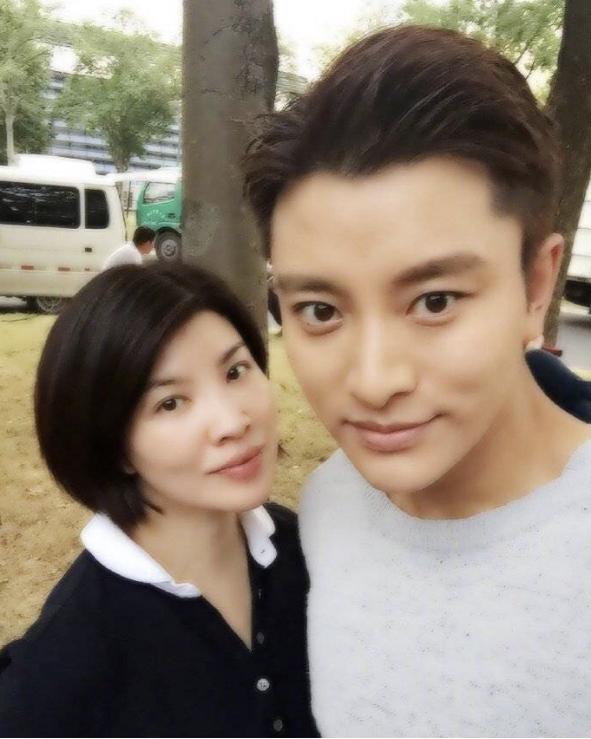 李雨桐深夜爆料,贾乃亮回应疑似恢复单身