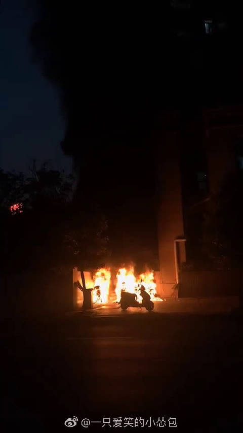 突发！新余一电动车充电自燃